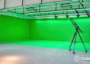 10m-wide Green Screen Studio